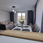 Riverside Panorama Apartment *
